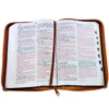 Biblia Letra Súper Gigante con Cierre RV1960, imit. piel, café y azul con índice - Imagen 3