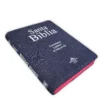 Biblia Jean Letra Gigante 14 puntos con cierre RV1960, tela jean - fucsia - Imagen 5