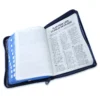 Biblia Compacta con Cierre RV1960, Imit. Piel Azul Floral con índice - Imagen 4