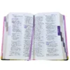 Biblia para Niños con Letra Grande Mayúscula RV1960: Amigos de la Biblia, tapa dura rosado con índice impreso - Imagen 5