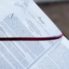 Biblia de estudio Matthew Henry y legado cristiano RVR , Tapa dura, con índice - Imagen 5