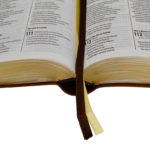 Alternative view of Biblia Trilingue Español, Inglés y Portugués – RVC Imitacion Piel Marron duo Tone