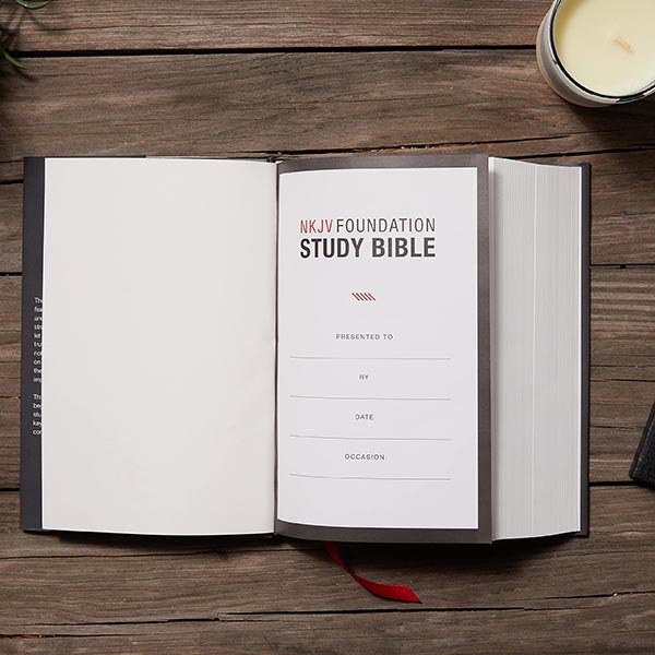 NKJV, Foundation Study Bible, Large Print, Hardcover, Red Letter, Comfort Print : Holy Bible, New King James Version - Imagen 13