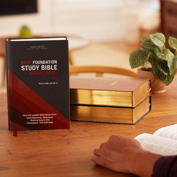 NKJV, Foundation Study Bible, Large Print, Hardcover, Red Letter, Comfort Print : Holy Bible, New King James Version - Imagen 14