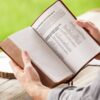 NKJV, Personal Size Reference Bible, Verse Art Cover Collection, Leathersoft, Tan, Red Letter, Thumb Indexed, Comfort Print - Imagen 13