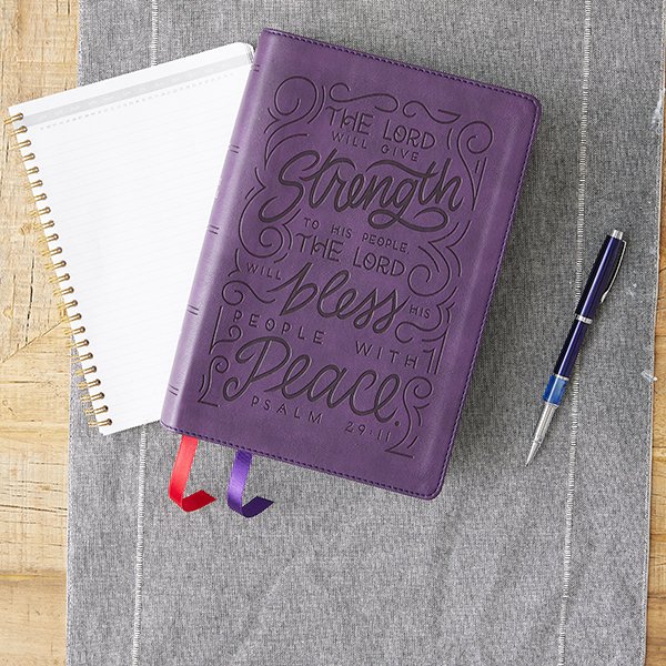 NKJV, Giant Print Center-Column Reference Bible, Verse Art Cover Collection, Leathersoft, Purple, Red Letter, Comfort Print - Imagen 10
