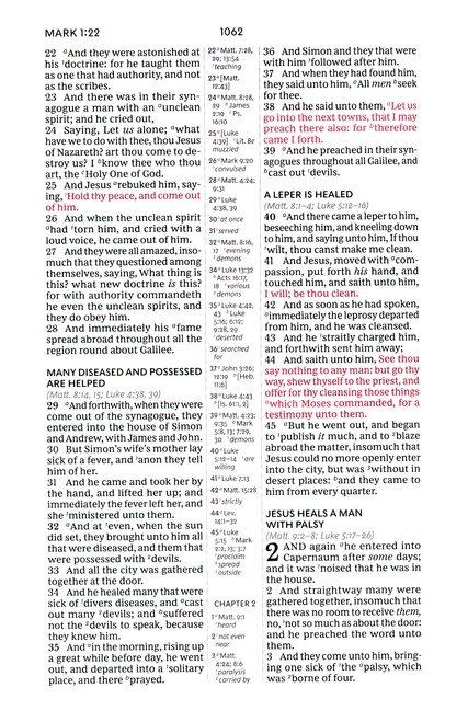 KJV, Compact Center-Column Reference Bible, Genuine Leather, Black, Red Letter, Thumb Indexed, Comfort Print - Imagen 8