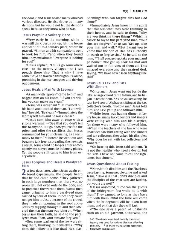 NIV, Men's Devotional Bible (By Men, for Men), Large Print, Leathersoft, Black, Comfort Print - Imagen 9
